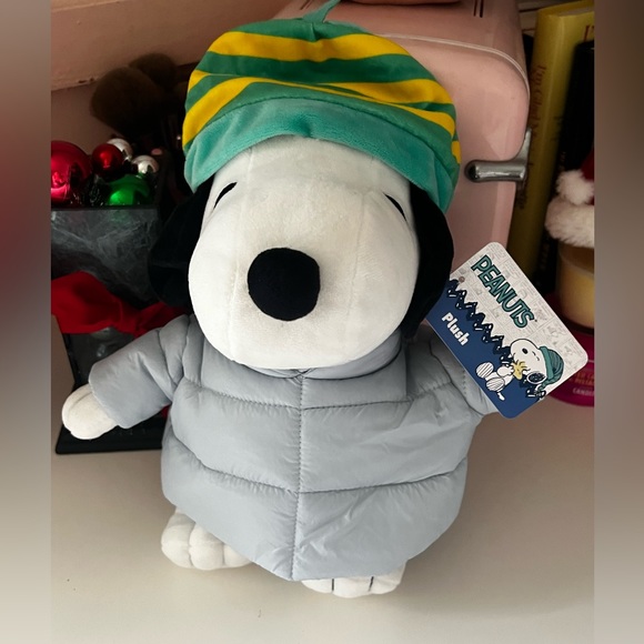 Snoopy Puffer Jacket Plush!! - Picture 4 of 5